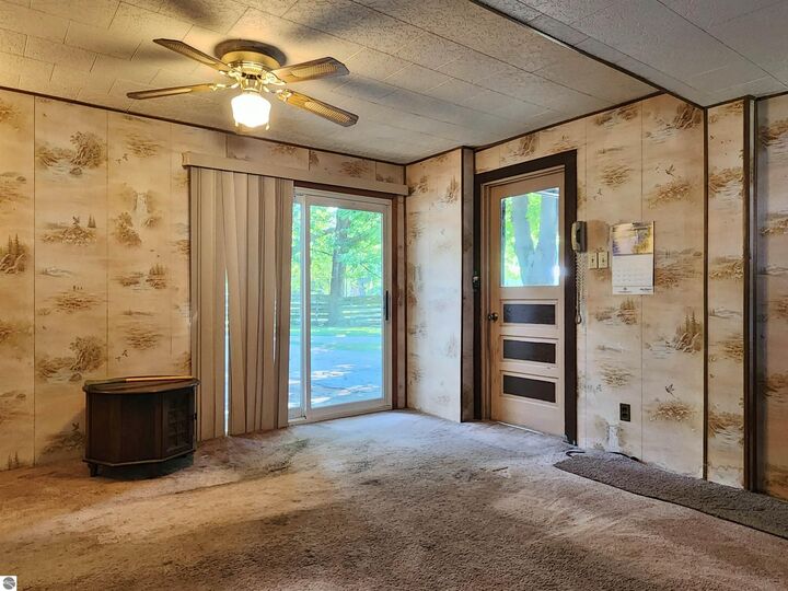 Property Photo:  8530 E Bank Street  MI 48662 