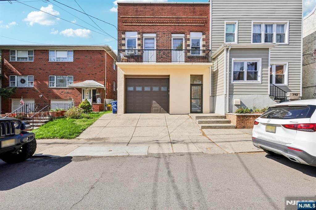 Property Photo:  390 Delano Place  NJ 07022 