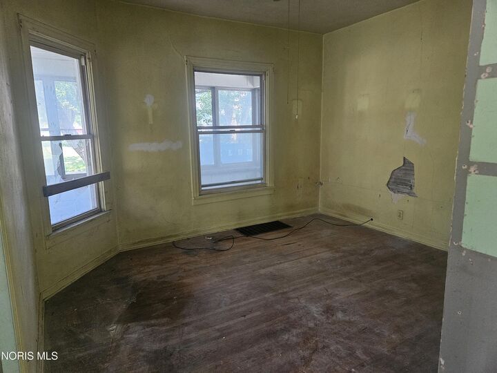 Property Photo: 30 Allison Avenue OH 43605
