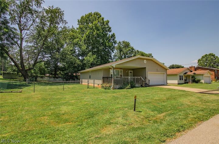 Property Photo:  318 Greenwood Drive  WV 26187 