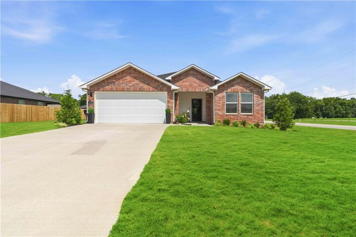 Property Photo:  3101 N Rooster Street  AR 72761 