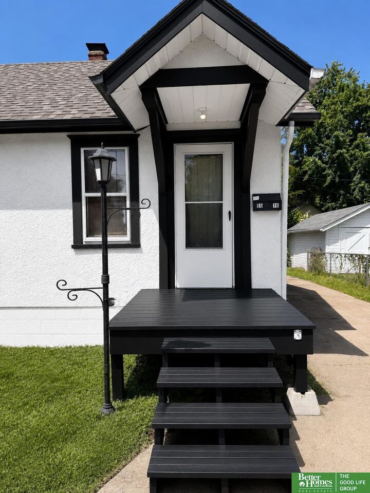 Property Photo: 5516 N 37 Street NE 68111