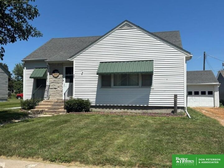Property Photo: 207 W Cedar Street NE 68727