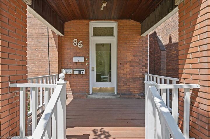 Property Photo:  86 Sanford Avenue S 2  ON L8M 2G8 