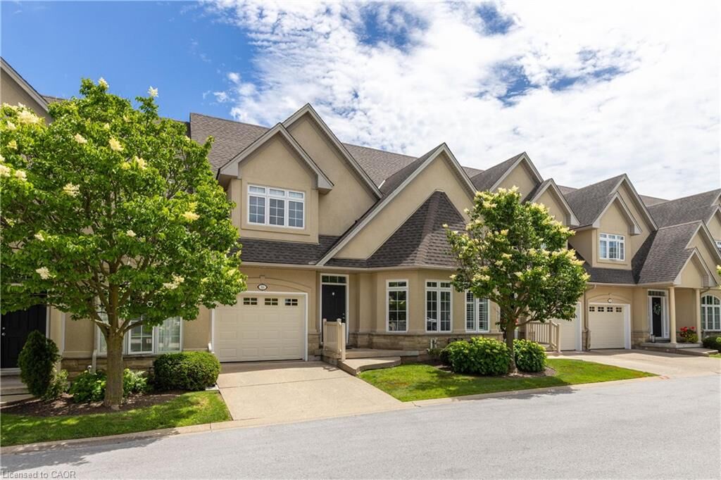Property Photo: 8142 Costabile Drive 16 ON L2H 3M3