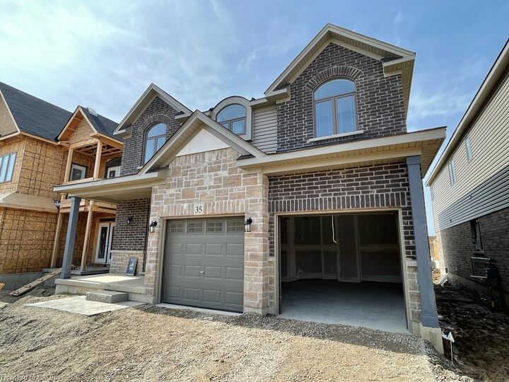 Property Photo:  