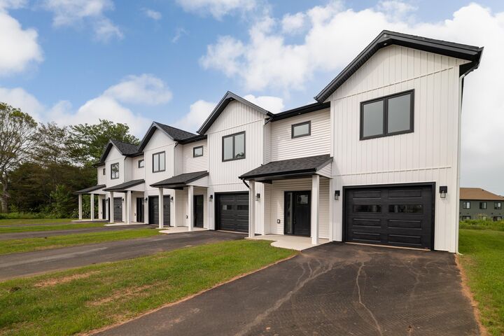 47 Kelly Heights — photo 1