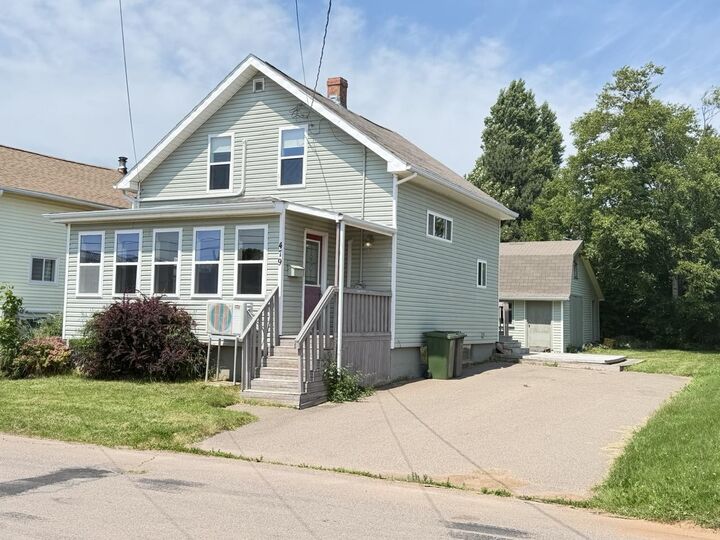479 Sheen Street — photo 1