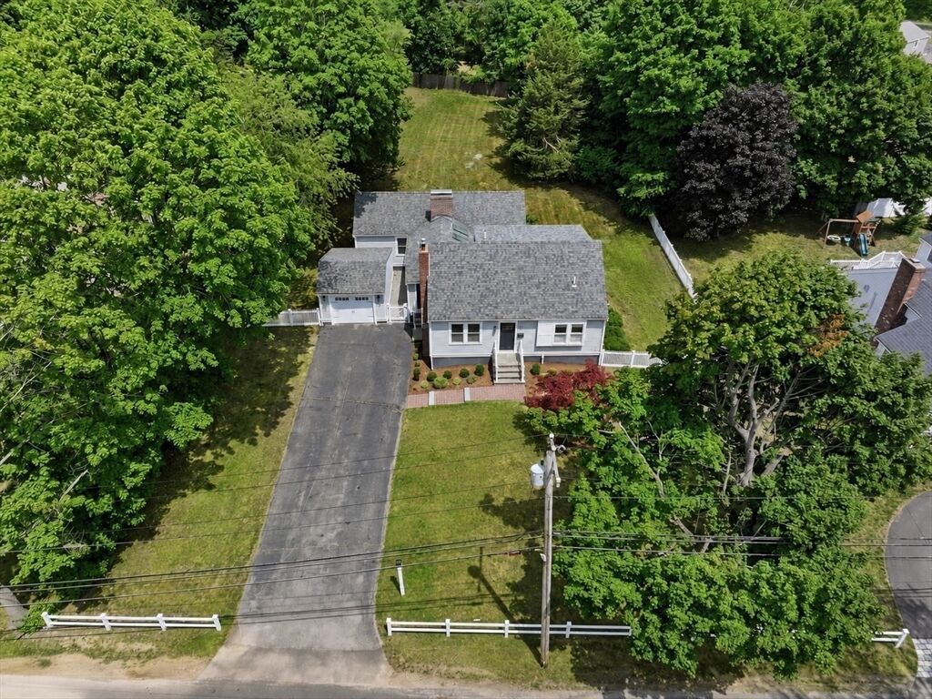 Property Photo:  19 Planters Field Ln  MA 02043 