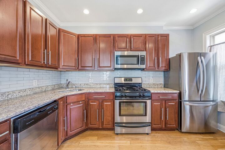 Property Photo:  693 East 7th Street 1  MA 02127 