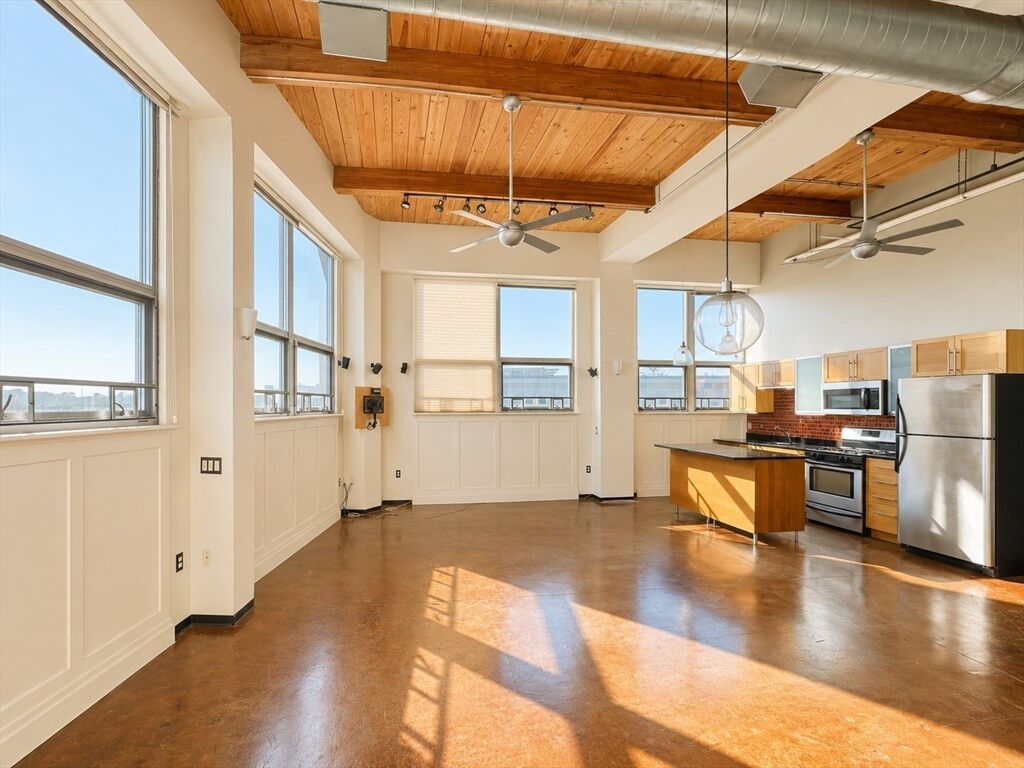 Property Photo:  118 Holmes 401  MA 02171 