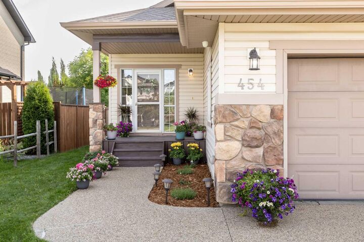Property Photo:  454 Wishart Street  AB T4N 7E9 