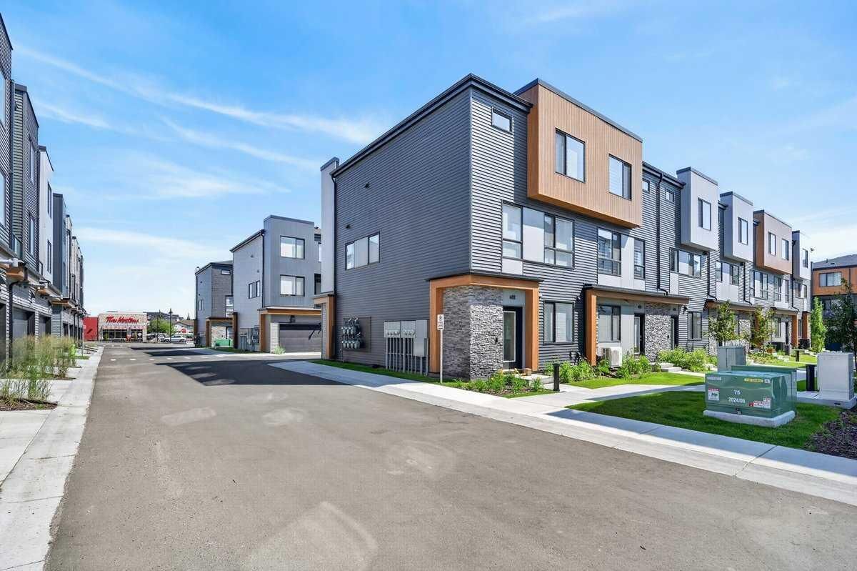 Property Photo:  81 Midtown Boulevard SW  AB T4B 4E7 