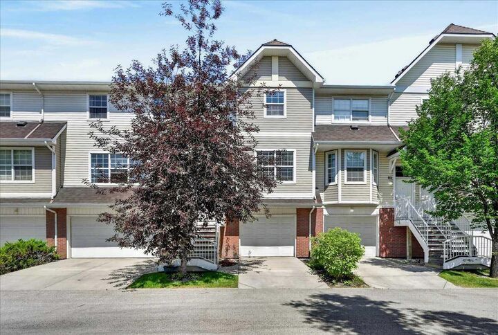 Property Photo: 113 Tuscany Springs Gardens NW AB T3L 2R4