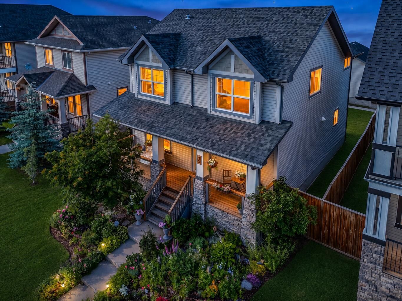 Property Photo:  53 Heritage Drive  AB T4C 0E2 