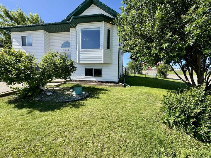Property Photo: 10111 98A Street AB T0H 3C0