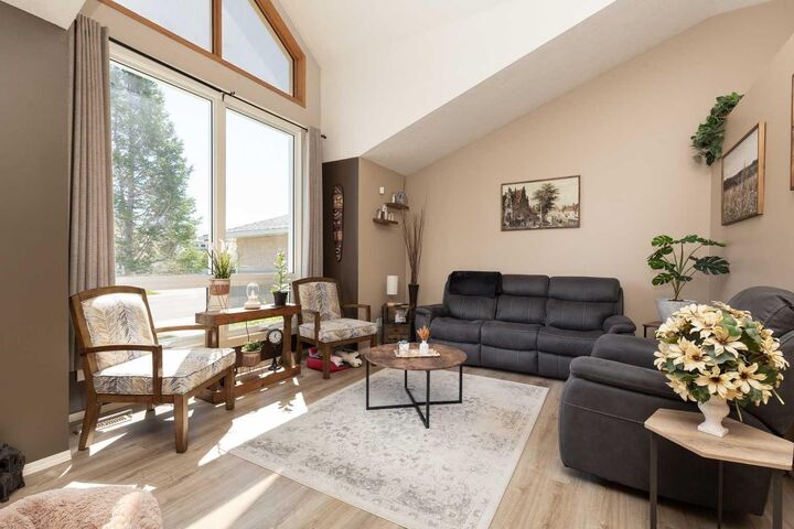 Property Photo: 44 Lakhota Road W AB T1K 6J1