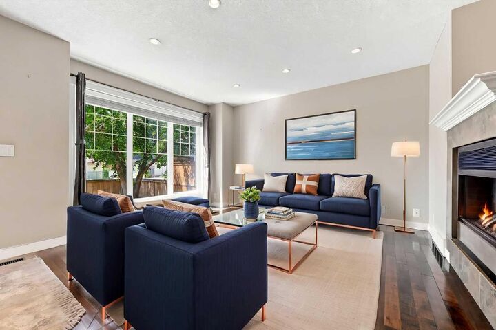 Property Photo:  4836 Bowness Road NW  AB T3B 0B7 