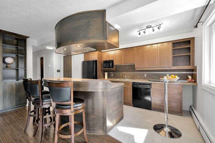 Property Photo: 1730 7 Street 302 AB T2T 2W6