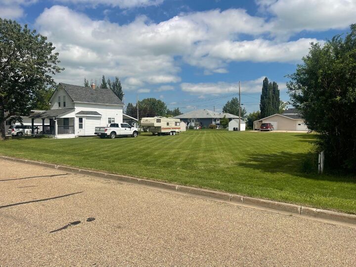 Property Photo:  5209 49 Street  AB T0B 0G3 