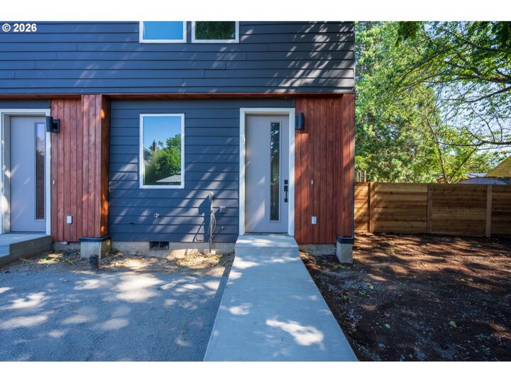 Property Photo:  5118 SE 66th Ave  OR 97206 