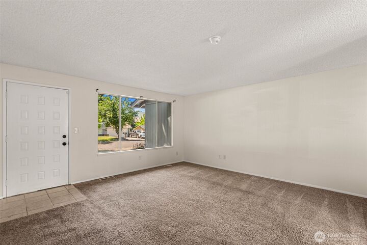 Property Photo: 1313 Bel Air Drive WA 98802