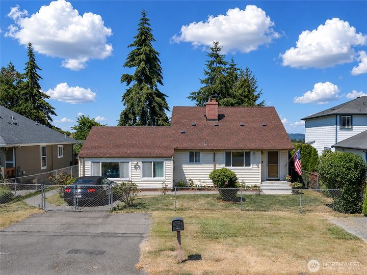 Property Photo: 25033 20th Avenue S WA 98198
