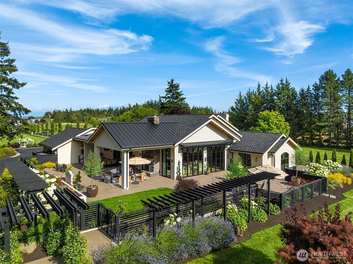 Property Photo: 943 N Good Road Road WA 98282