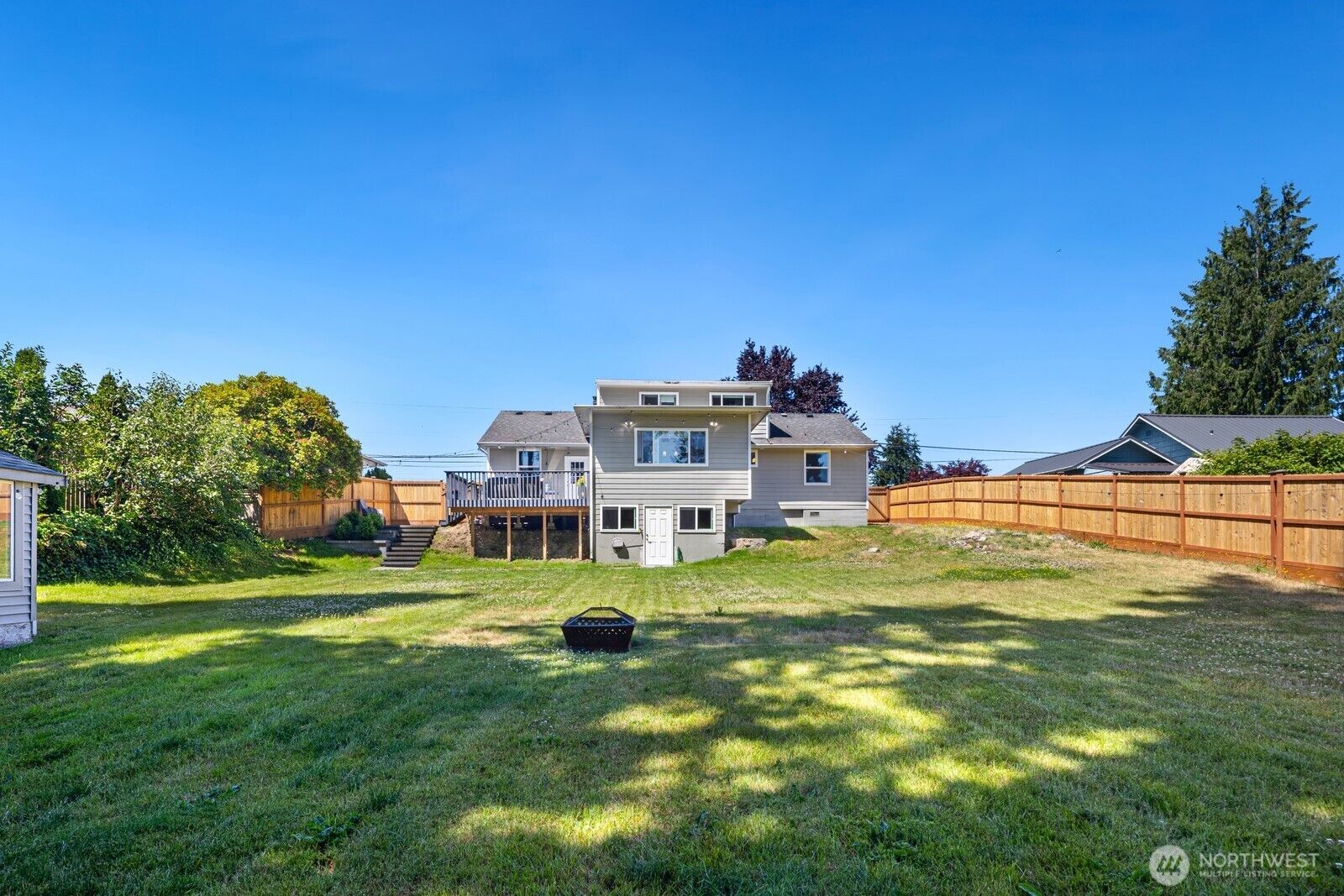 Property Photo: 5011 Seahurst Avenue WA 98203