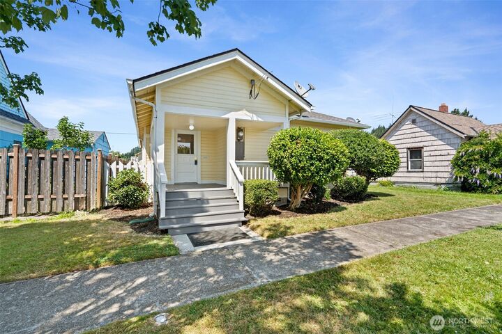 Property Photo:  259 SW Lewis Street  WA 98532 