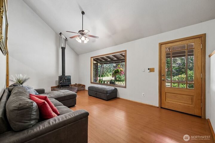 Property Photo:  3105  347th Street S  WA 98580 