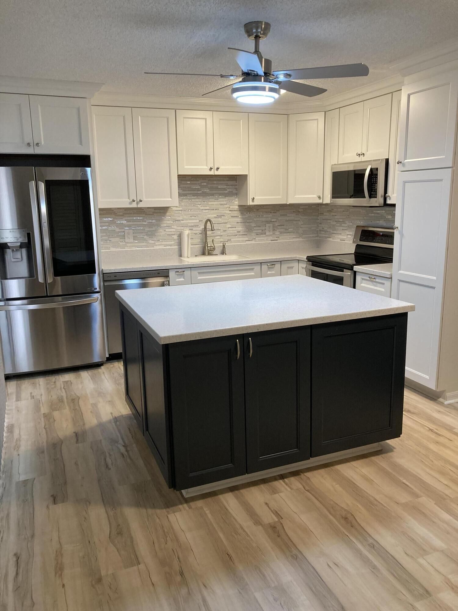 Property Photo:  303 SE Castle Court SE 3-C  FL 34952 