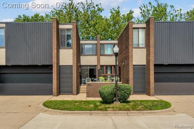 Property Photo: 1243 Navarre Place MI 48207