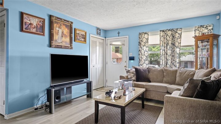 Property Photo: 201 Luther Circle IN 47130