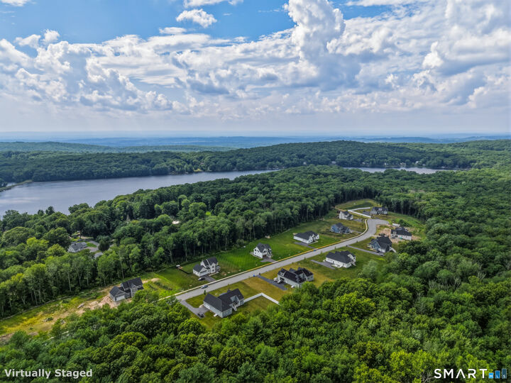 Property Photo:  7 Laurelwood Lane  CT 06066 