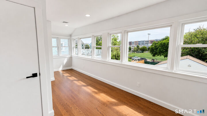 Property Photo:  16 Carolina Road 2  CT 06902 