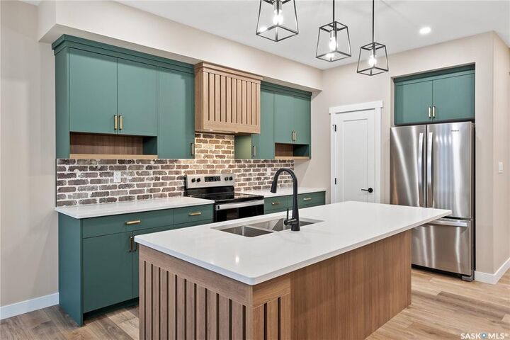 Property Photo: 458 Fortosky Manor SK S7M 5X4