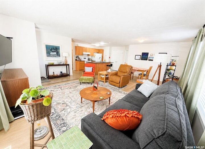 Property Photo: 1275 S Railway Avenue E 4 SK S9H 5P3