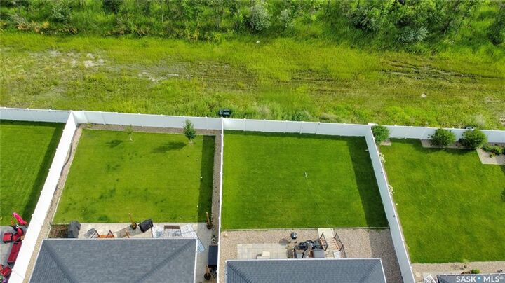 Property Photo: 1049 Maplewood Drive SK S6J 0B6