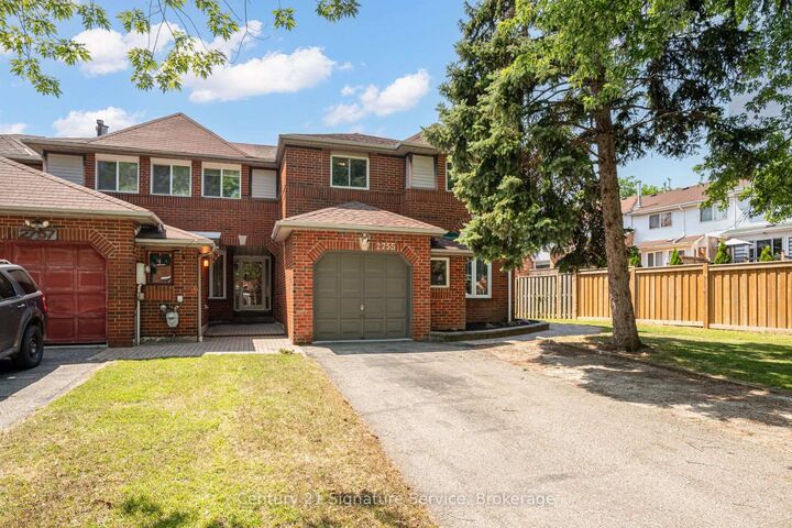 Property Photo: 2755 Lindholm Crescent ON L5M 4S1