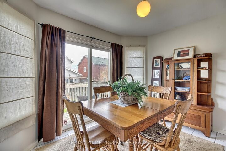 Property Photo: 39 Laurendale Avenue ON L4P 4A8
