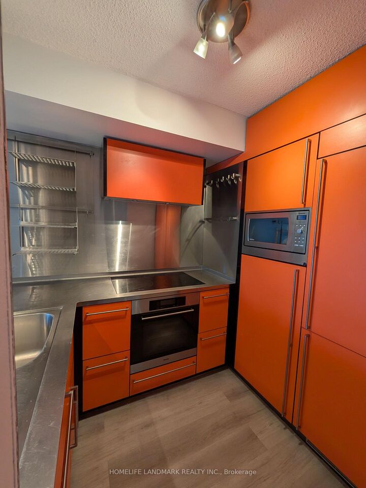 Property Photo:  92 King Street E 805  ON M5H 1H1 