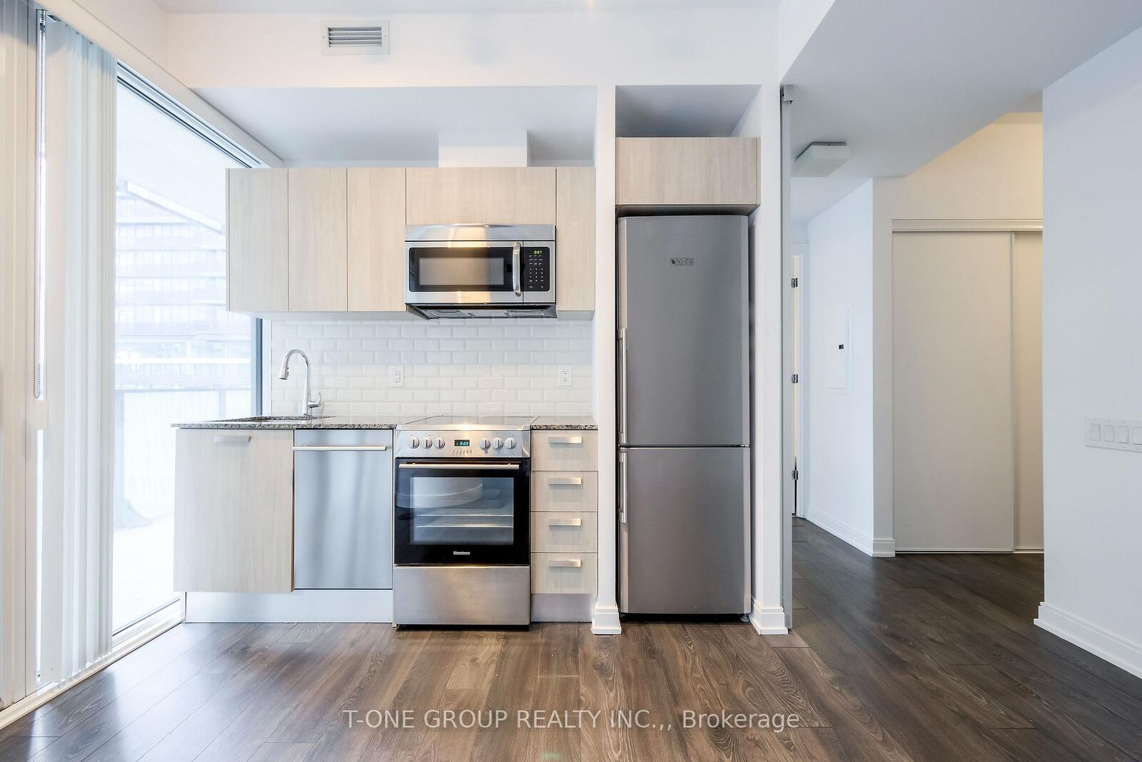Property Photo:  42 Charles Street E 701  ON M4Y 1N3 