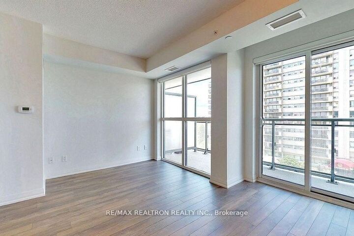 Property Photo: 20 Meadowglen Place 534 ON M1G 0A9