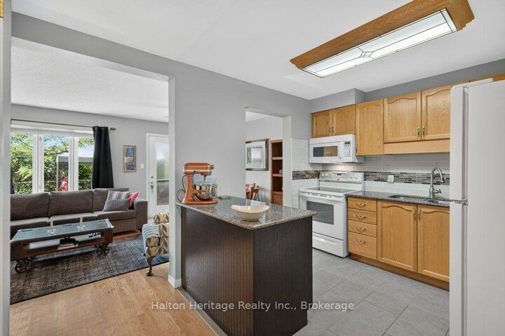 1889 Upper Wentworth Street 47 — photo 1