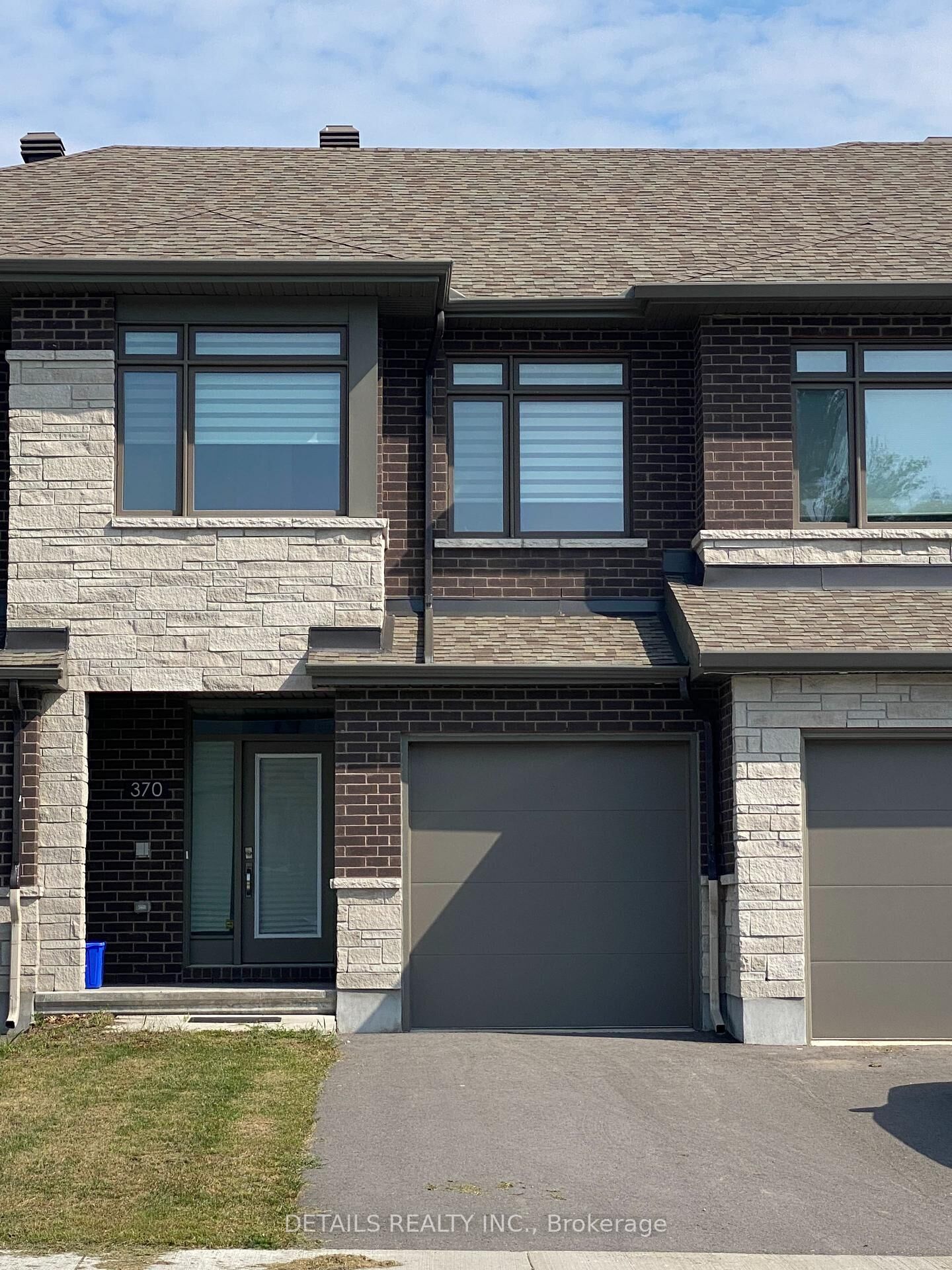 Property Photo:  370 Walden Drive  ON K2K 0M9 