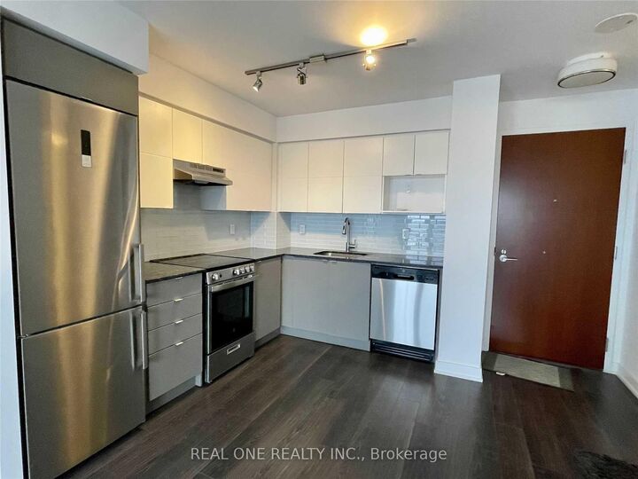 Property Photo:  120 Varna Drive 914  ON M6A 0B3 