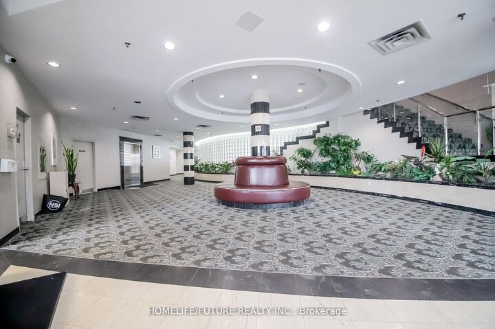 Photo de la propriété: 2550 Lawrence Avenue E 816 ON M1P 4Z3