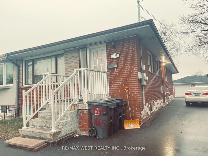 Property Photo:  3165 Weston Road Upper  ON M9M 2T4 
