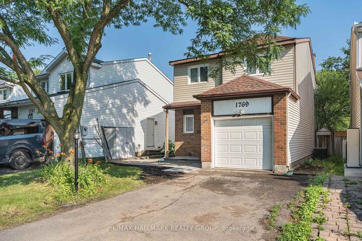 Property Photo:  1769 Bromont Way  ON K1C 5K1 